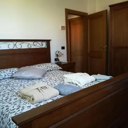 לינה וארוחת בוקר Casato Olmeda קוריאנו